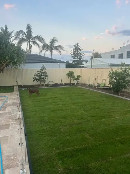 THE ENTRANCE NORTH - Pool & Backyard - image 3